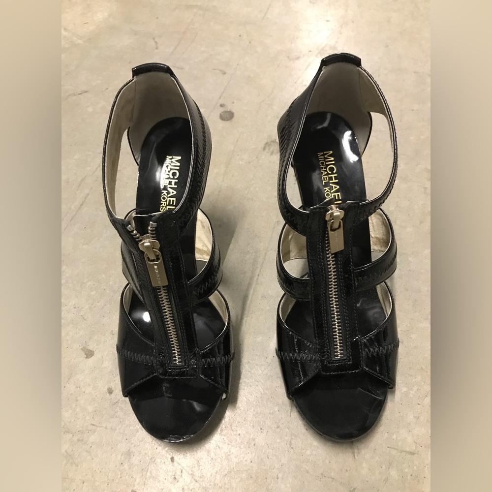 Michael Michael Kors Women's Berkley T-Strap Platform Size 8